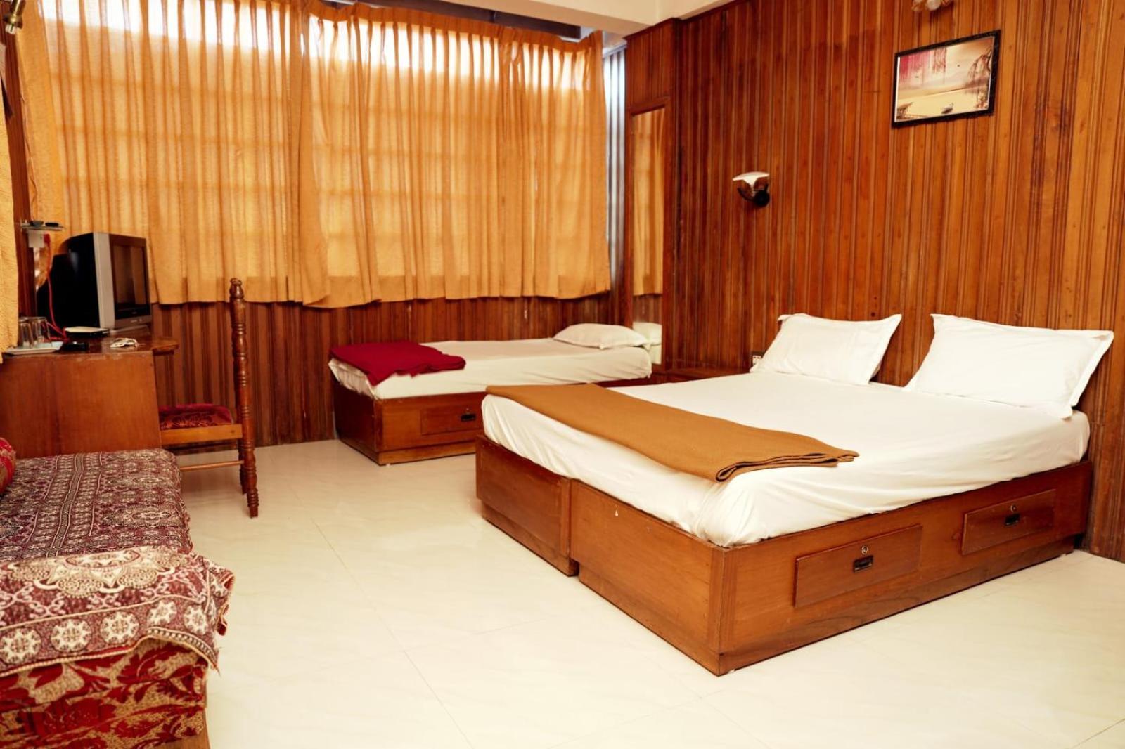 Hotel Dolphin Residency à Thekkady Extérieur photo