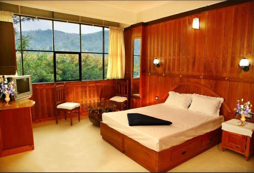 Hotel Dolphin Residency à Thekkady Extérieur photo